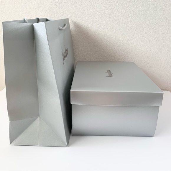 Neiman Marcus Metallic Silver Box and Bag Set - Picture 3 of 13